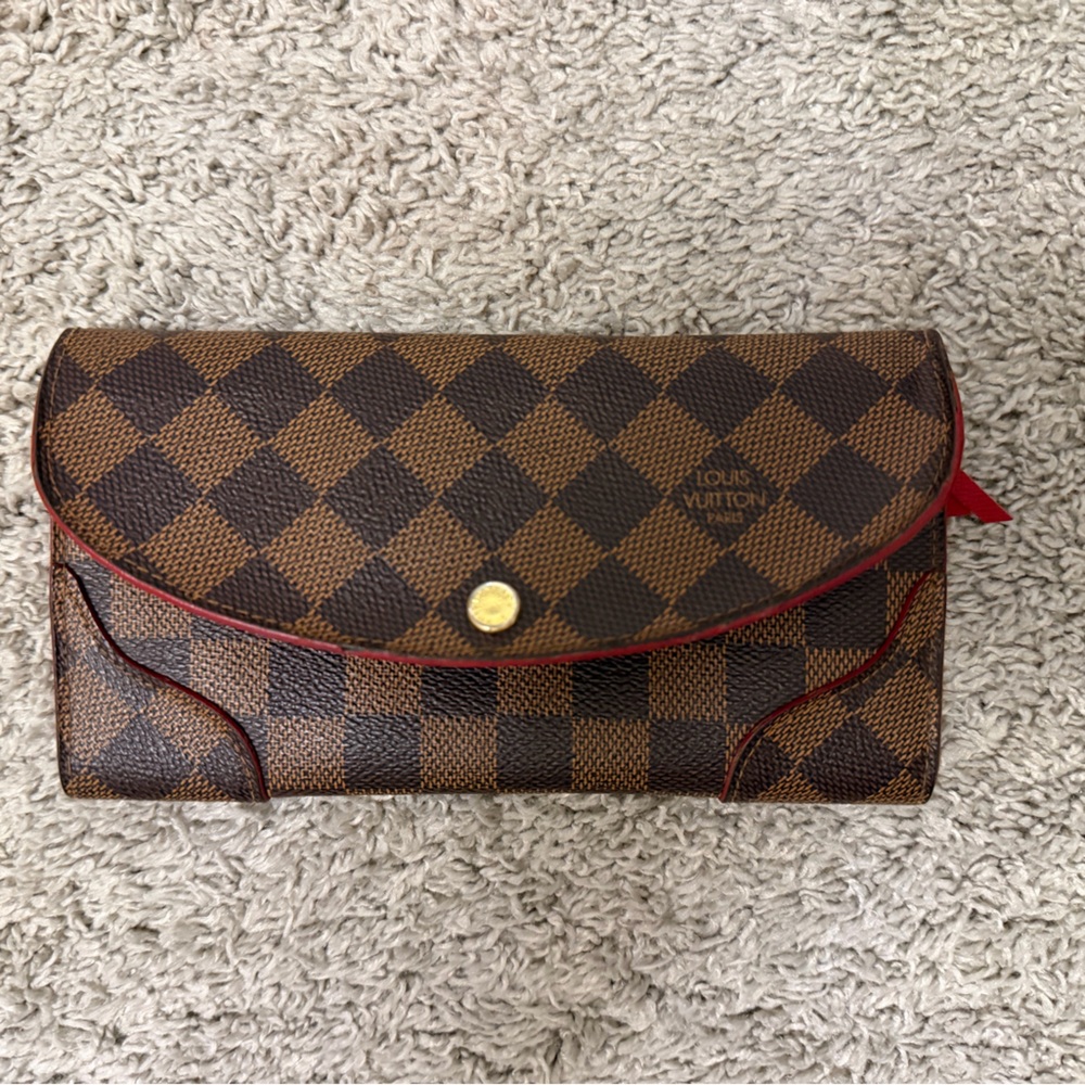 Louis Vuitton Sarah Wallet